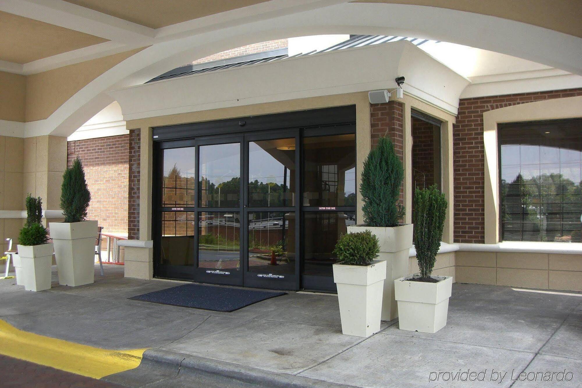 Holiday Inn Express Winston-Salem Medical Ctr Area Exterior photo